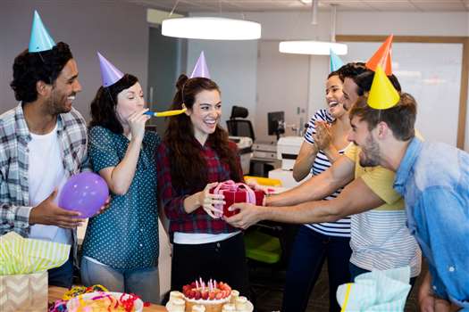 Corporate Gifting - 10 Office Gift Ideas for Your Employees For Any Occasion