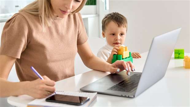 Czy pracownik może przyjść do pracy z dzieckiem?