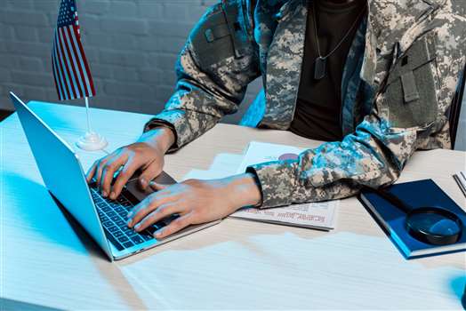 Jak udokumentować służbę wojskową – ile trwa i jak zdobyć dokumenty?