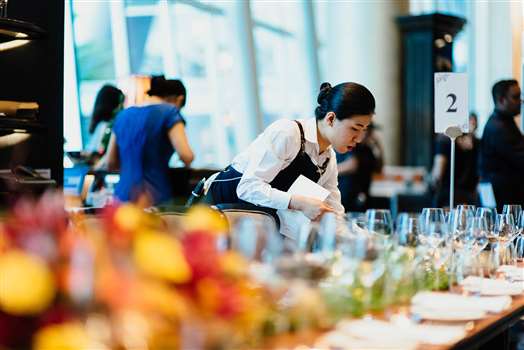 4 Life-Hacks for Hospitality Industry Management for the Winter Holiday Season